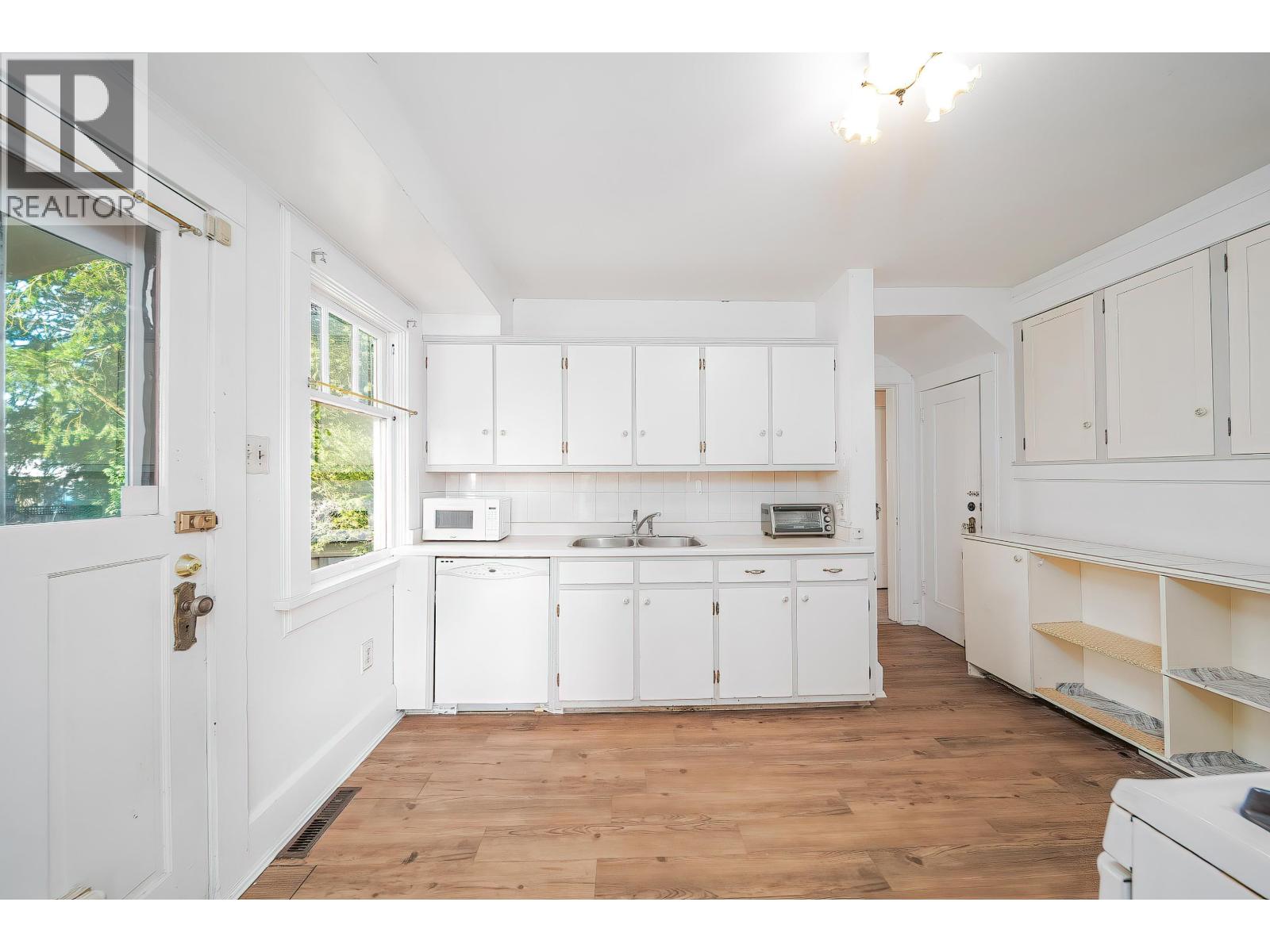 726 Tenth Street, New Westminster, British Columbia  V3M 3Z9 - Photo 9 - R3090801