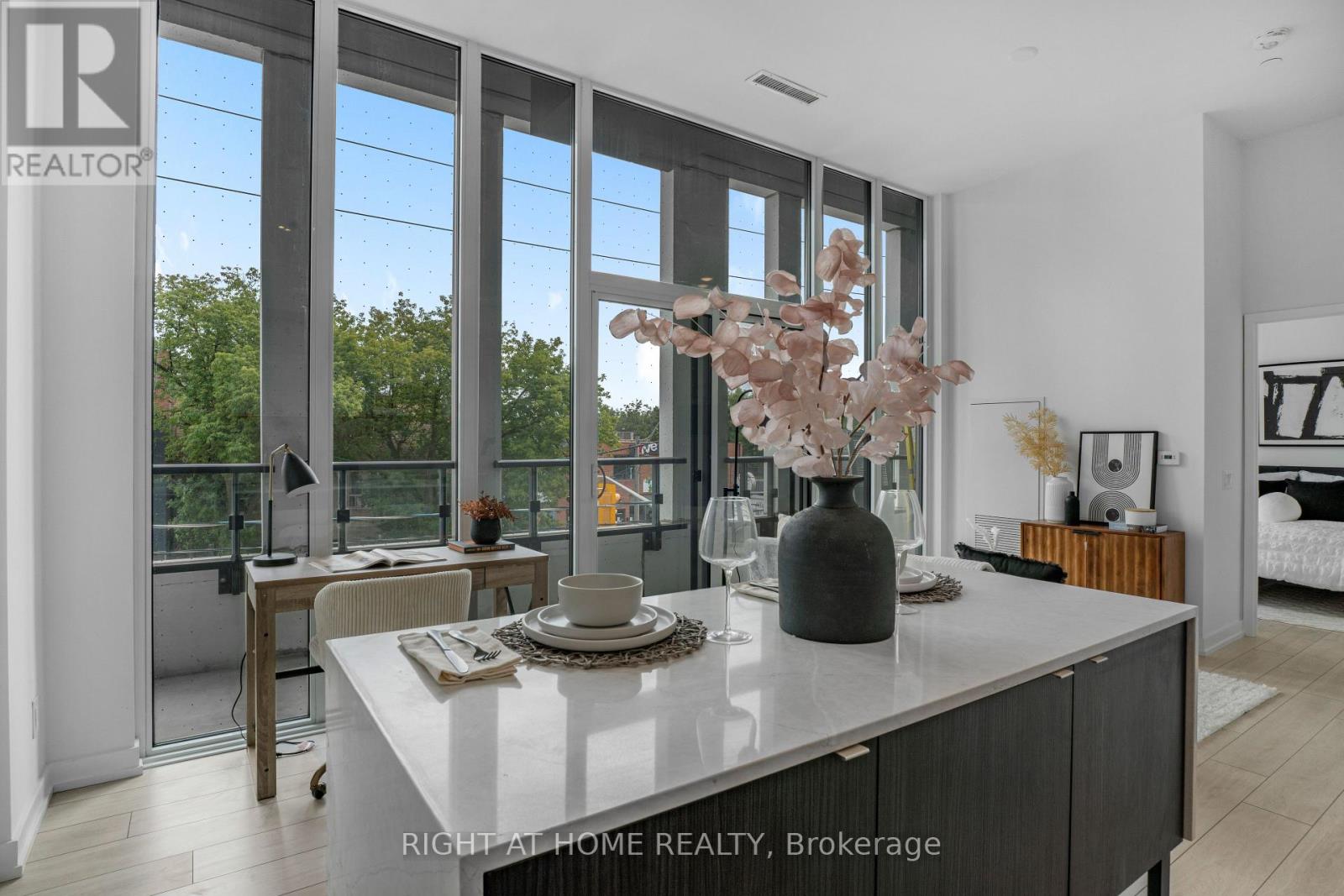 209 - 500 Dupont Street, Toronto, Ontario M6G 0B8 - Photo 15 - C12795898