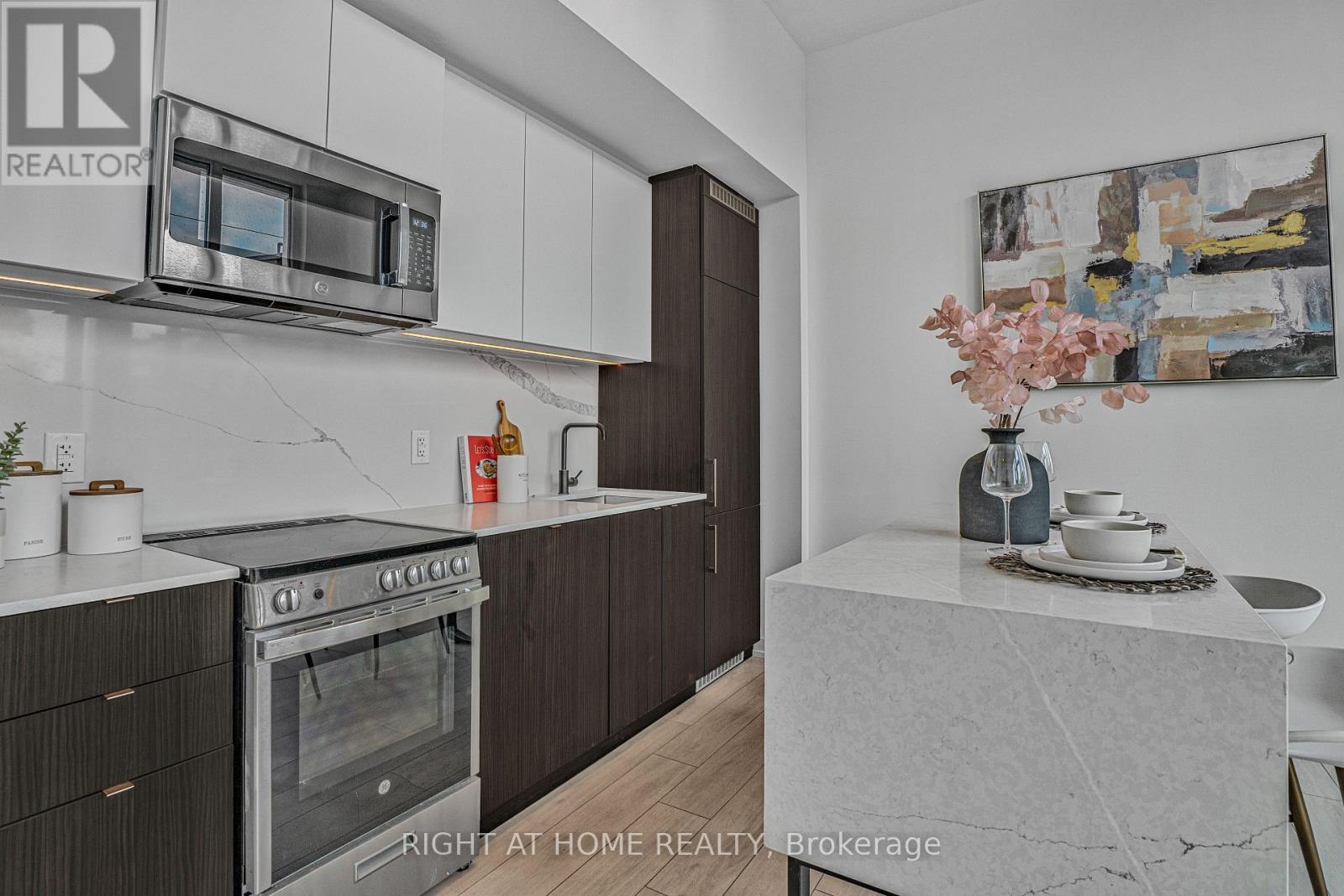 209 - 500 Dupont Street, Toronto, Ontario M6G 0B8 - Photo 18 - C12795898
