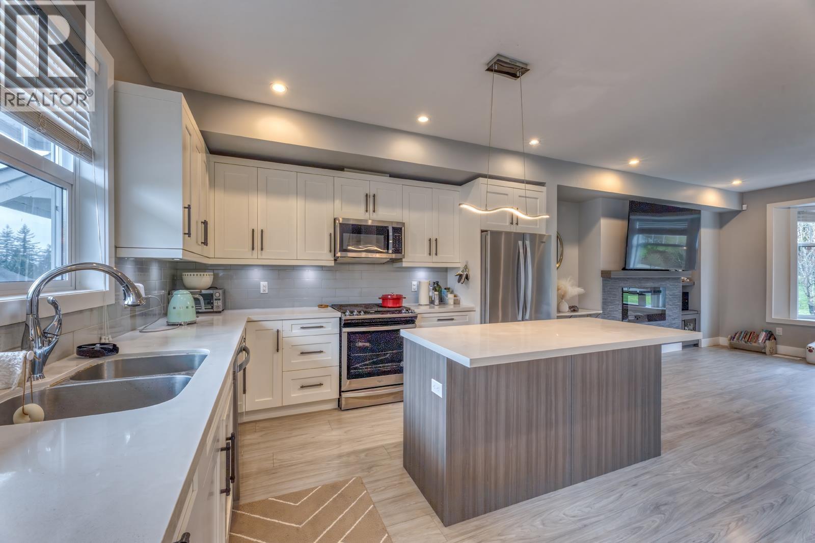 104 1392 Trafalgar Street, Coquitlam, British Columbia  V3E 0H5 - Photo 5 - R3090785