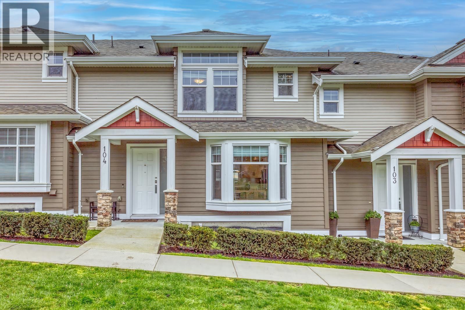 104 1392 Trafalgar Street, Coquitlam, British Columbia  V3E 0H5 - Photo 1 - R3090785