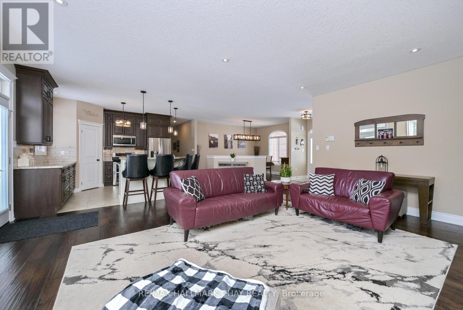 11 Harry Parker Place, Adjala-Tosorontio, Ontario  L0M 1J0 - Photo 14 - N12795896