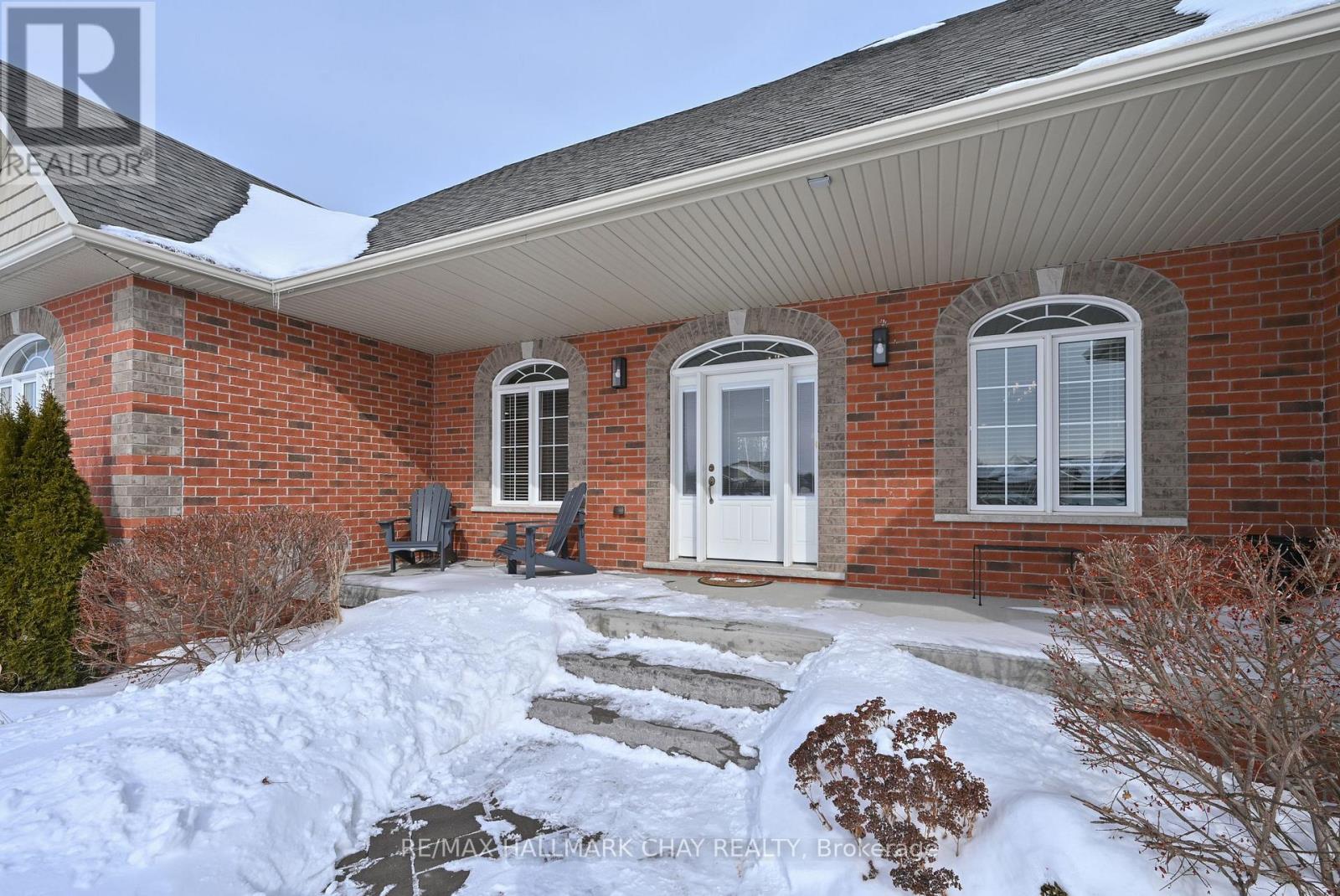 11 Harry Parker Place, Adjala-Tosorontio, Ontario  L0M 1J0 - Photo 3 - N12795896