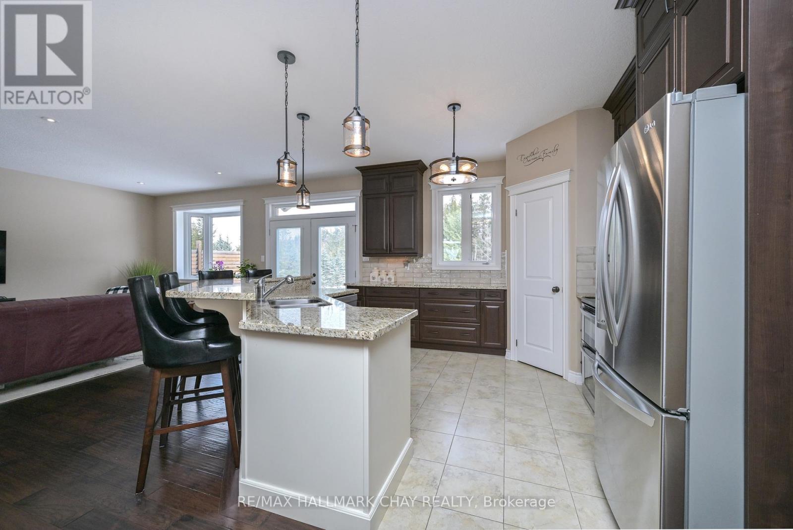 11 Harry Parker Place, Adjala-Tosorontio, Ontario  L0M 1J0 - Photo 6 - N12795896