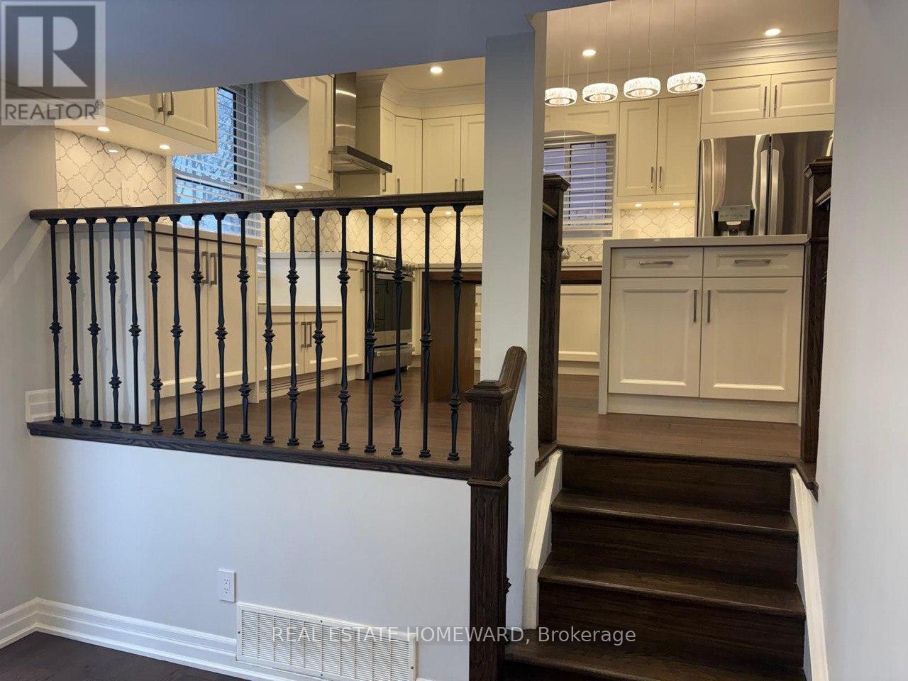 Main - 33 Braeburn Drive, Markham, Ontario  L3T 4V2 - Photo 8 - N12712042