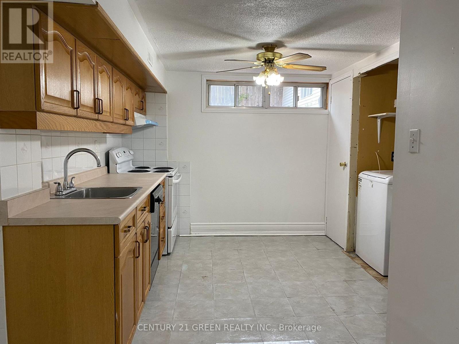 Bsmt - 9 Ridgetop Avenue, Brampton, Ontario  L6X 1Z6 - Photo 2 - W12795556