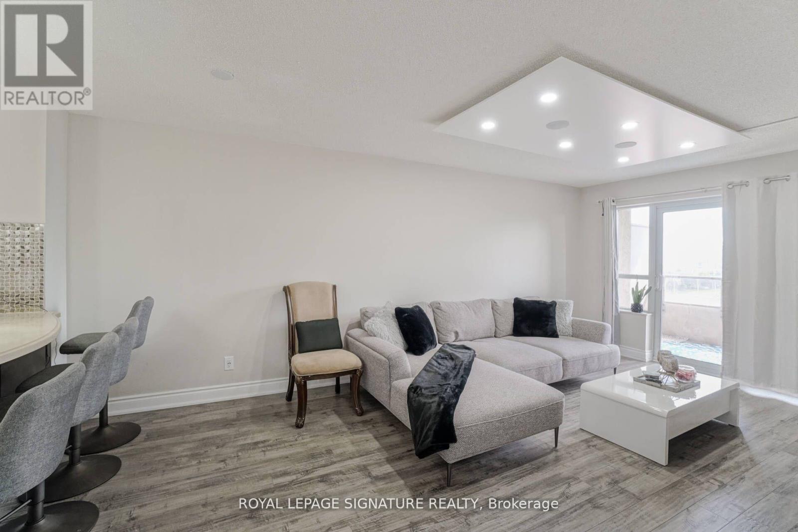 727 - 25 Kingsbridge Garden Circle, Mississauga, Ontario  L5R 4B1 - Photo 11 - W12795916