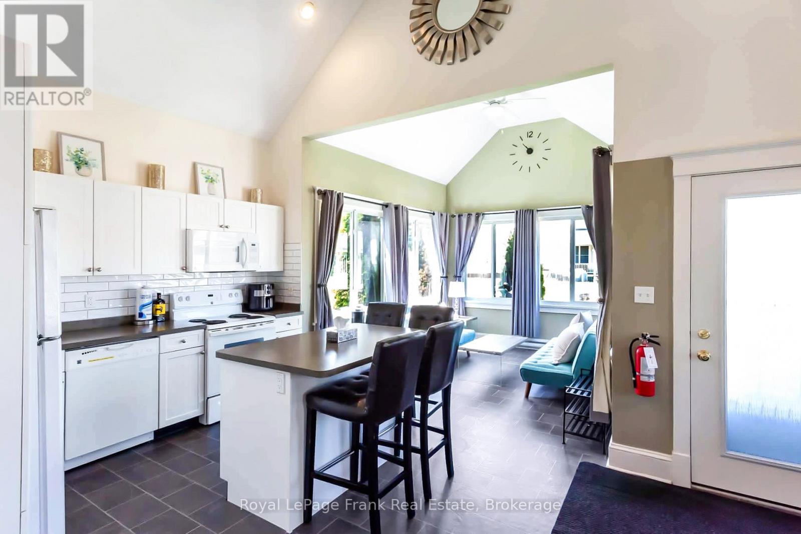 12 - 24 Meadow View Lane, Prince Edward County, Ontario  K0K 1P0 - Photo 2 - X12795890