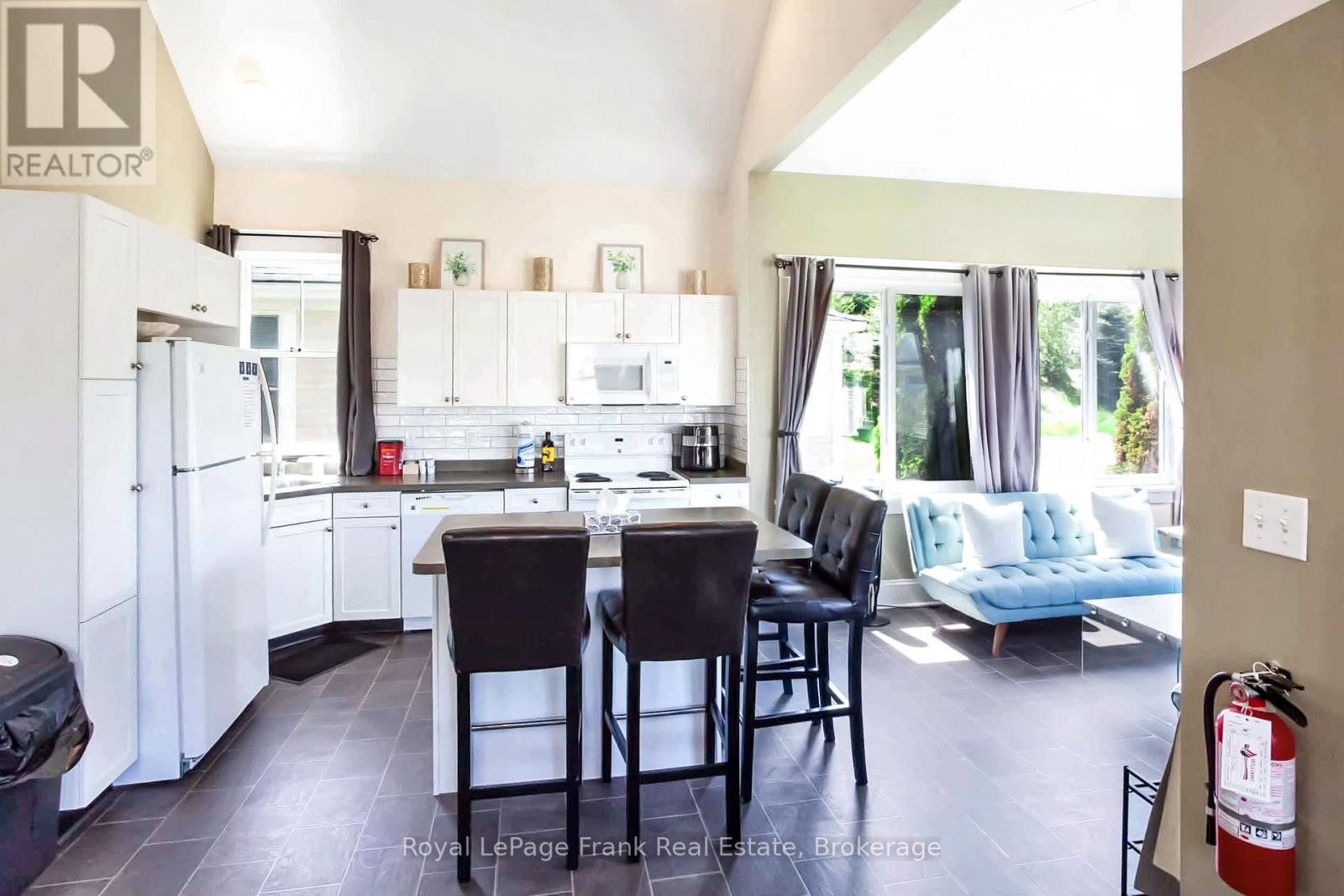 12 - 24 Meadow View Lane, Prince Edward County, Ontario  K0K 1P0 - Photo 3 - X12795890