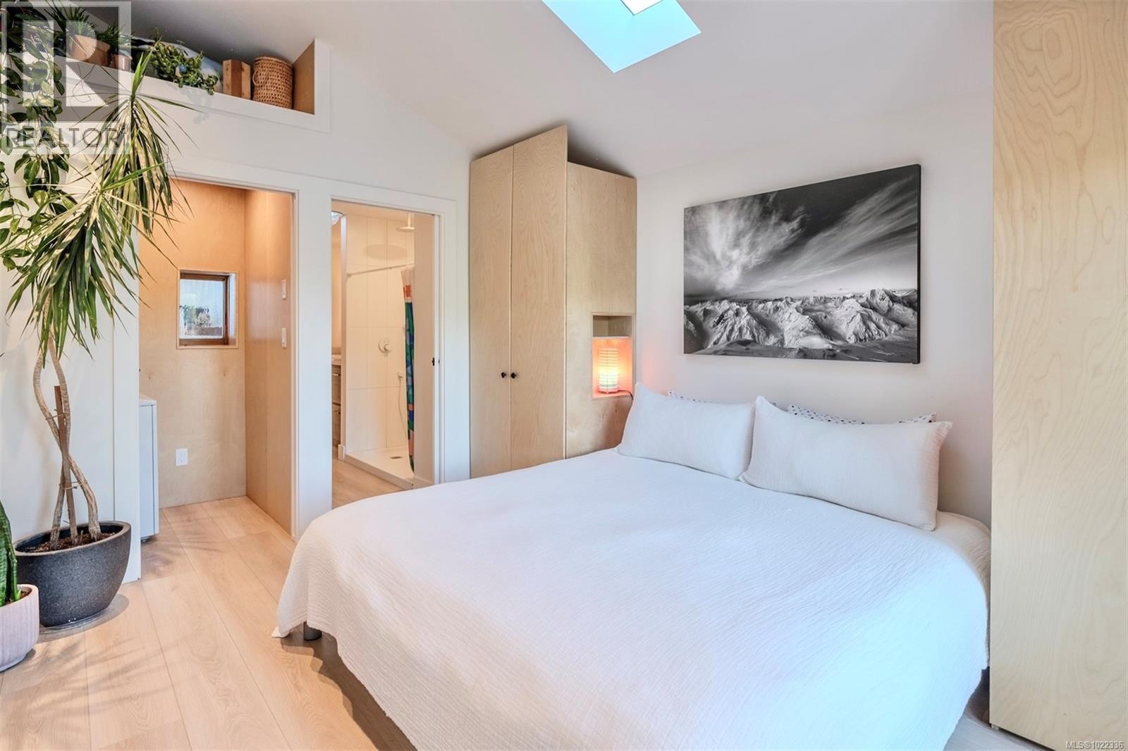 260 Neill St, Tofino, British Columbia  V0R 2Z0 - Photo 12 - 1022336