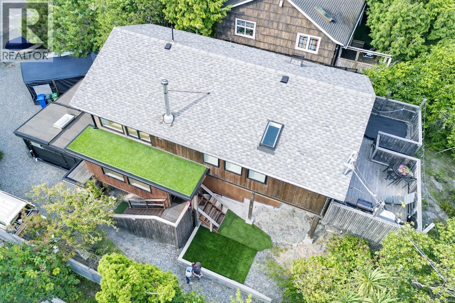 260 Neill St, Tofino, British Columbia  V0R 2Z0 - Photo 28 - 1022336