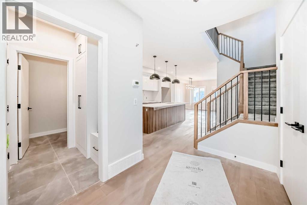 116 Heritage Manor, Cochrane, Alberta  T4C 0L3 - Photo 4 - A2286804