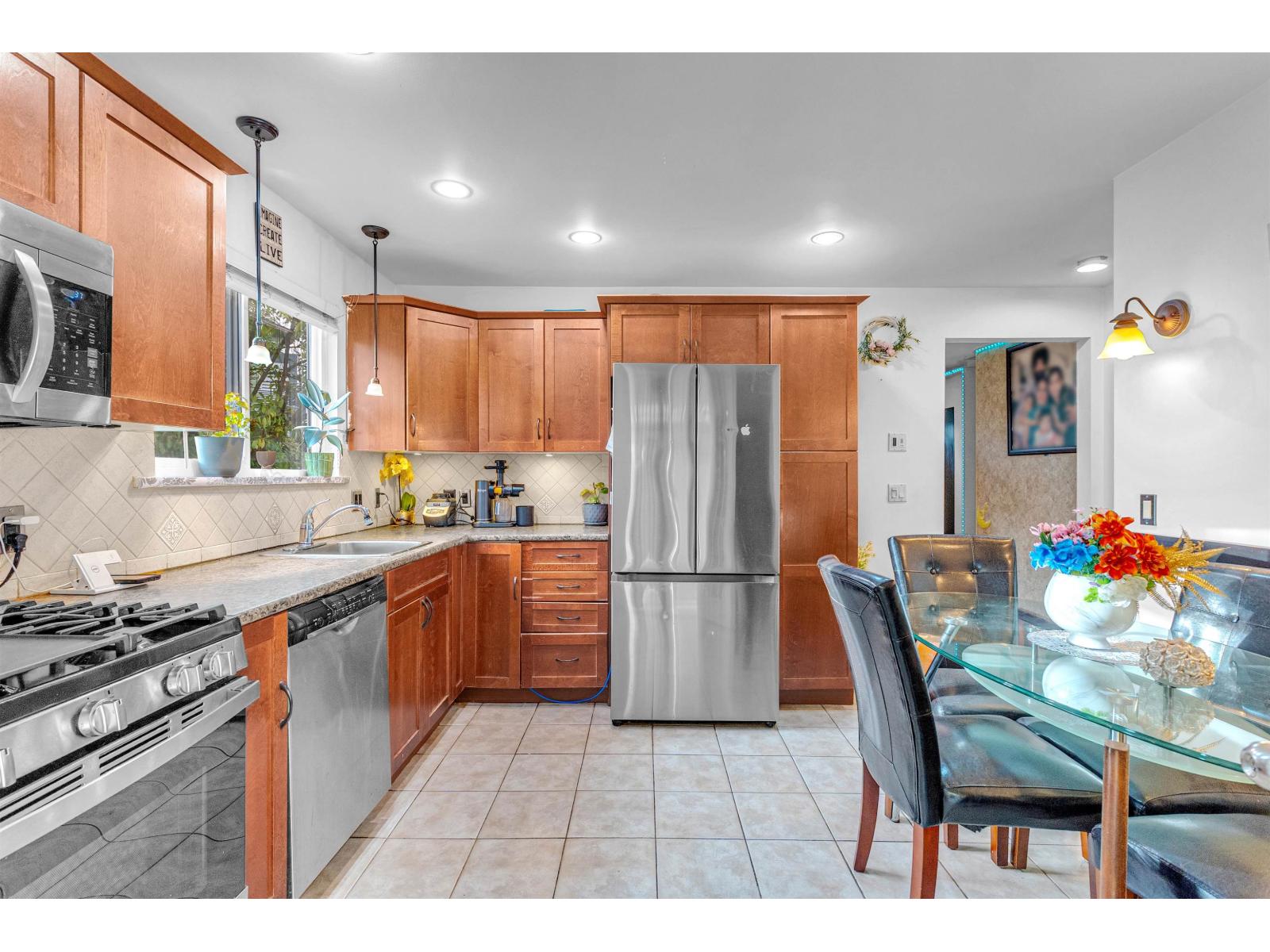 18296 Bayard Place, Surrey, British Columbia  V3S 5C4 - Photo 4 - R3089845