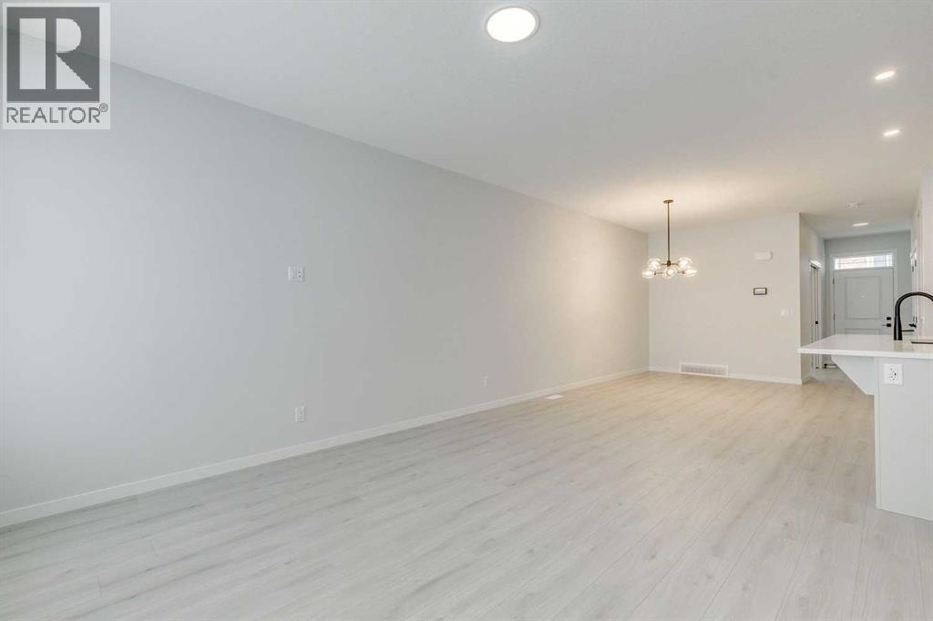 186 Creekside Manor Sw, Calgary, Alberta  T2X 6J5 - Photo 16 - A2272147