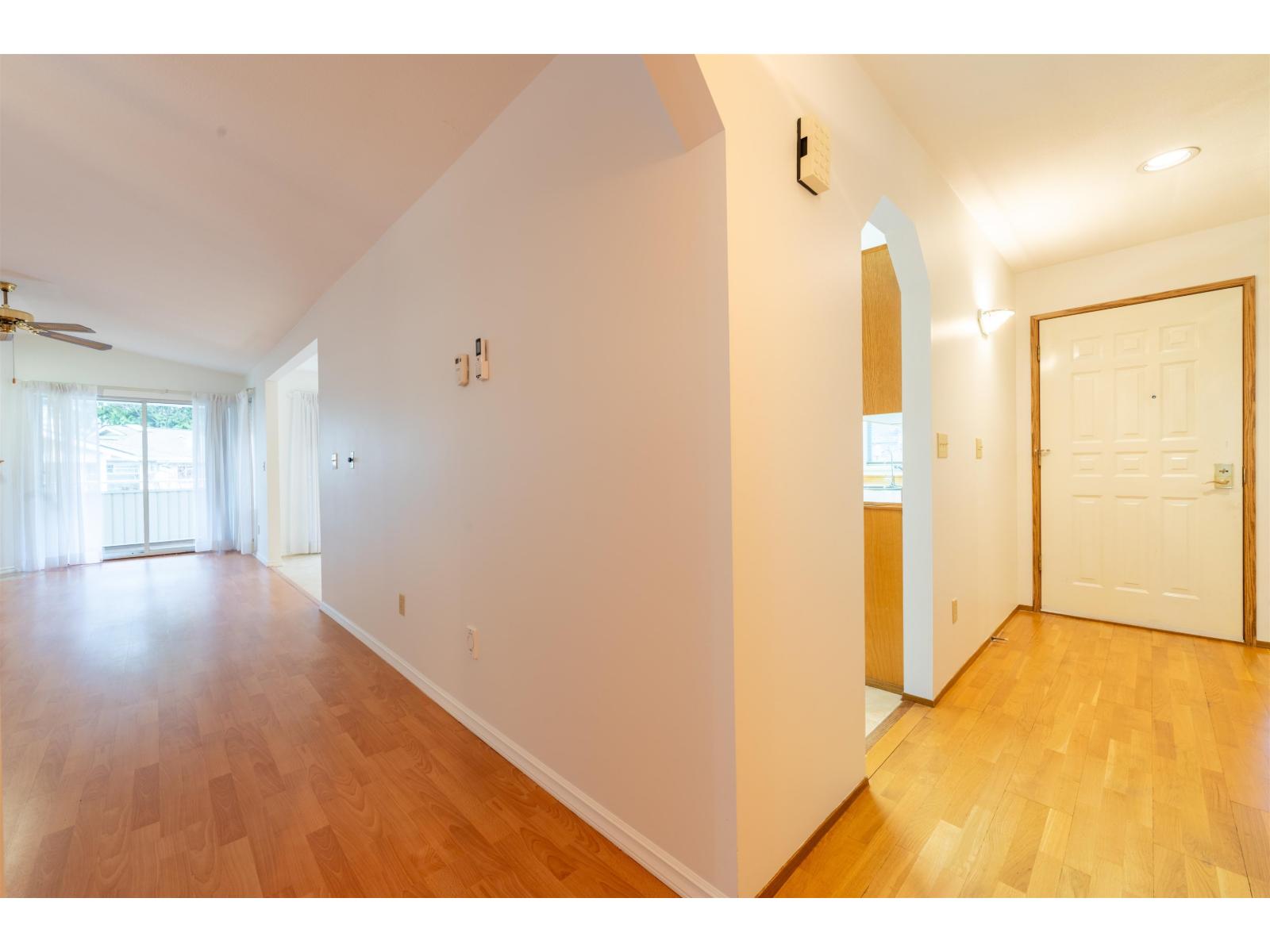 205 10584 153 Street, Surrey, British Columbia  V3R 9V1 - Photo 5 - R3089704