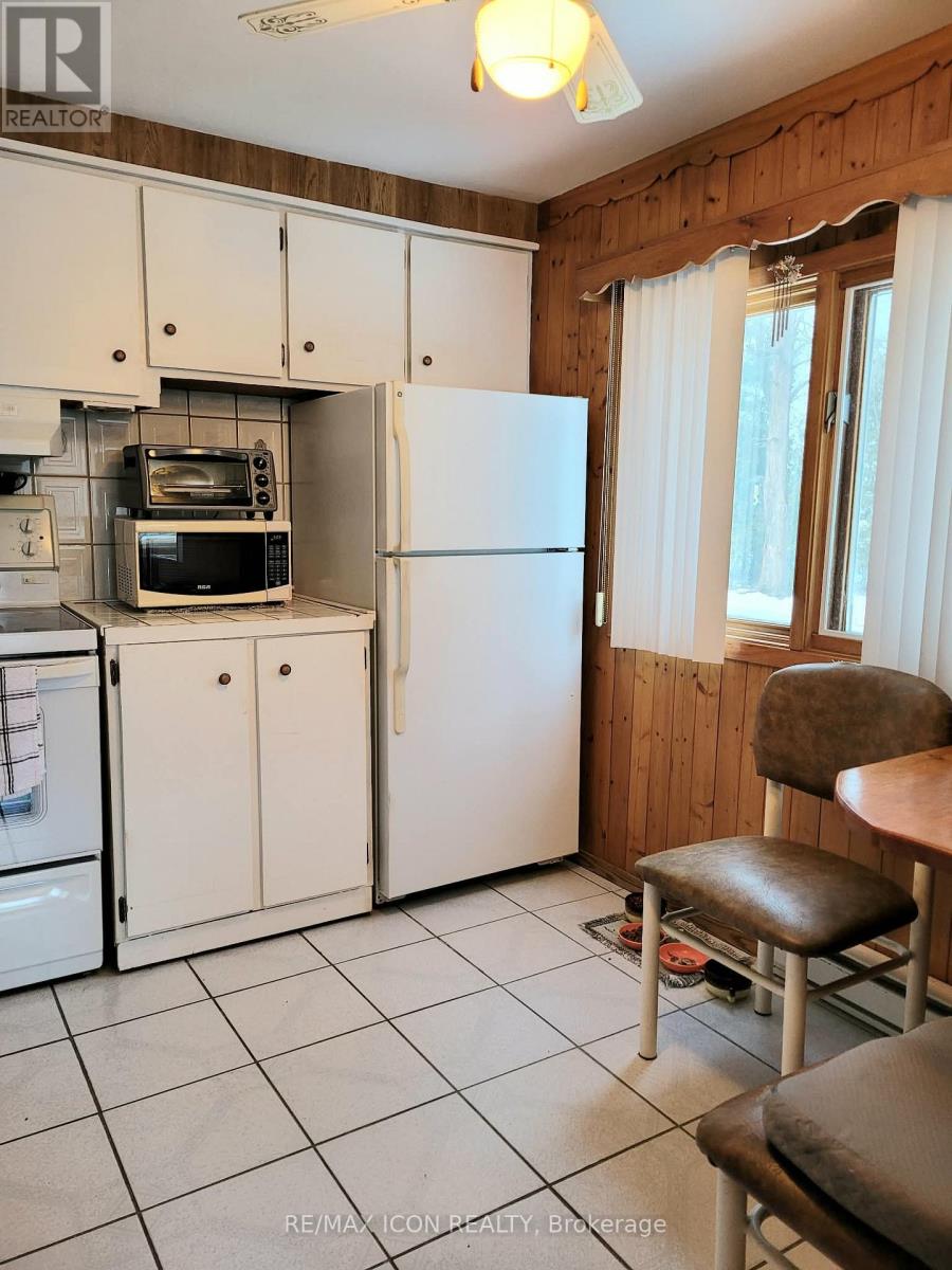 16 - 9839 Lakeshore Road, Lambton Shores, Ontario  N0M 1T0 - Photo 10 - X12795962