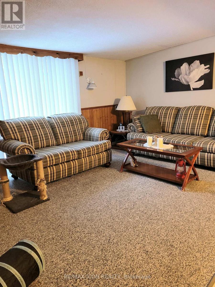 16 - 9839 Lakeshore Road, Lambton Shores, Ontario  N0M 1T0 - Photo 5 - X12795962