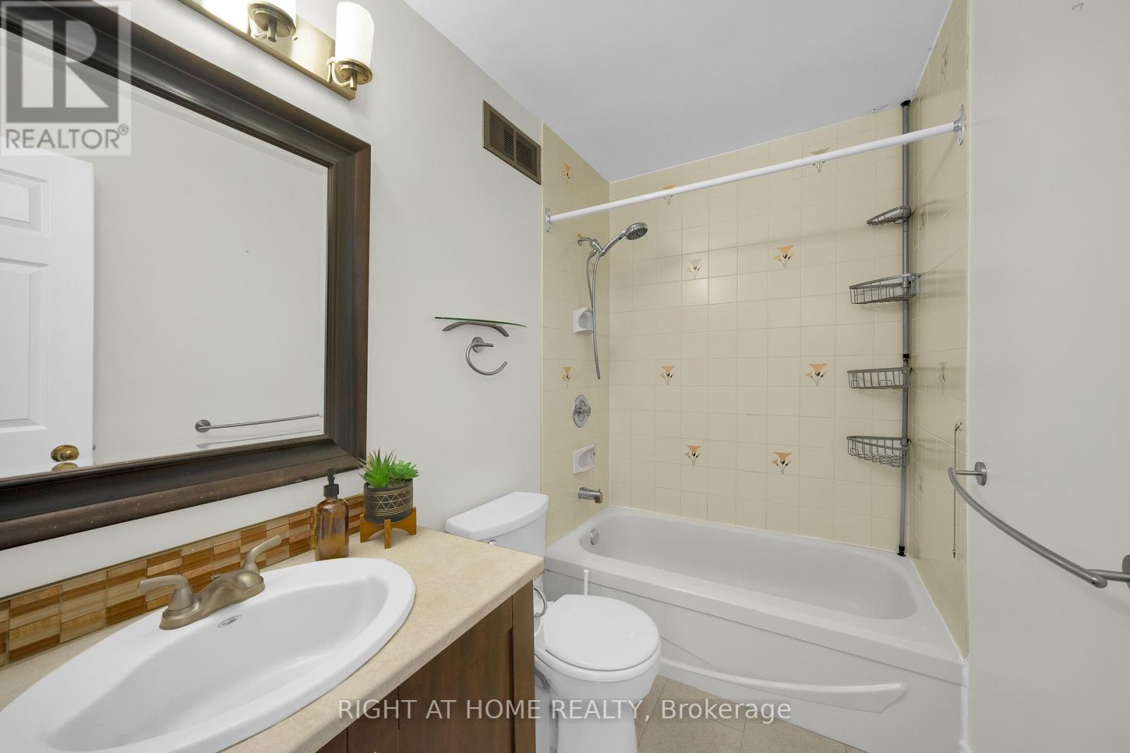 2832 Mozart Court, Ottawa, Ontario  K1T 2P7 - Photo 14 - X12796010