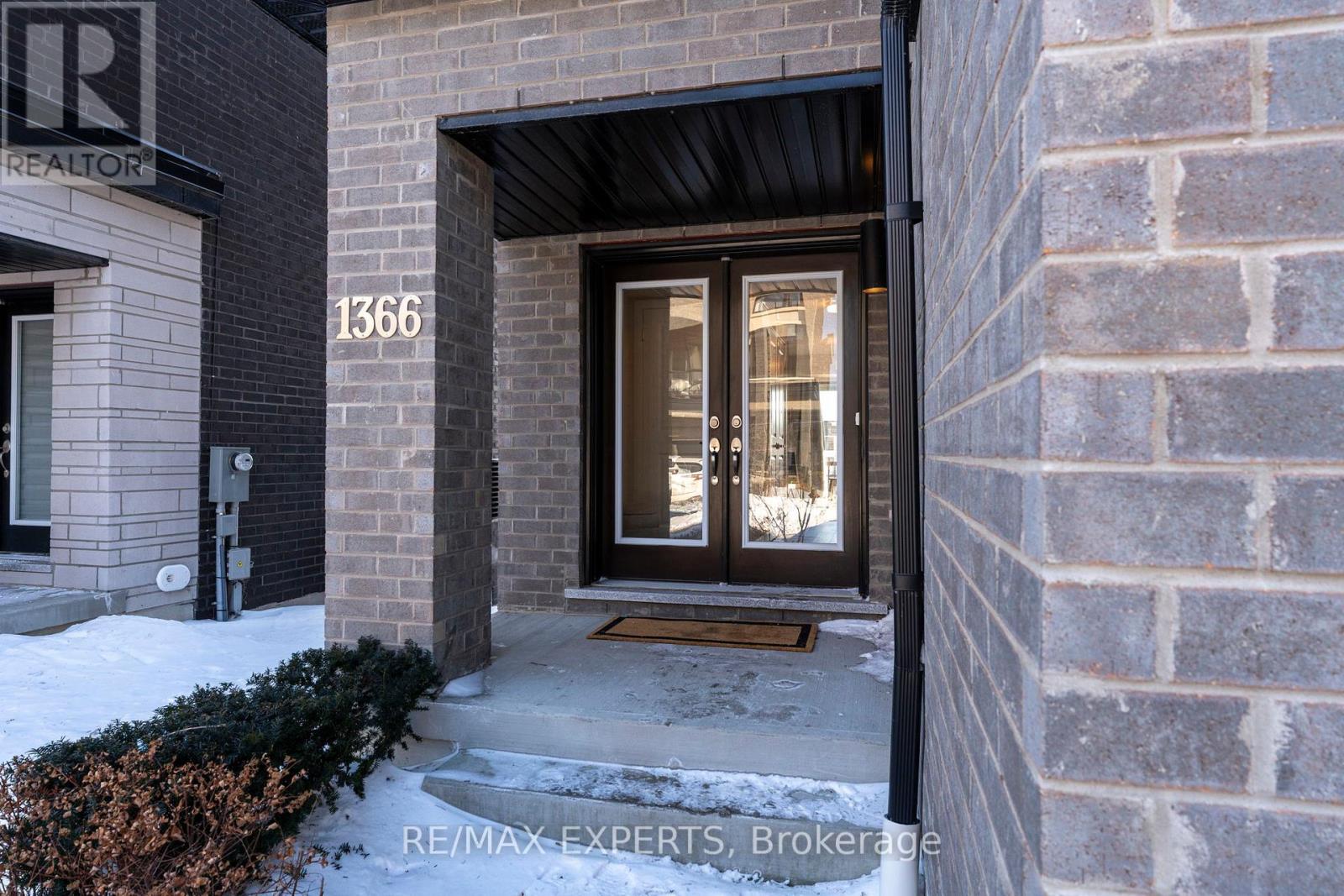 1366 Gull Crossing, Pickering, Ontario  L1W 0B7 - Photo 4 - E12795708
