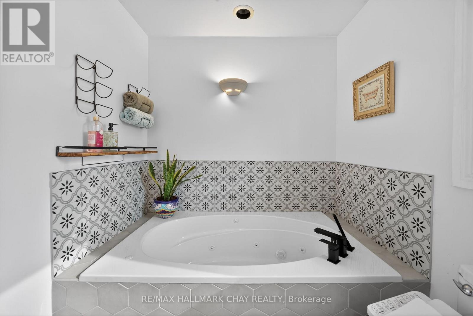 4 Arthur Evans Crescent, Bradford West Gwillimbury, Ontario  L3Z 2A5 - Photo 25 - N12793424