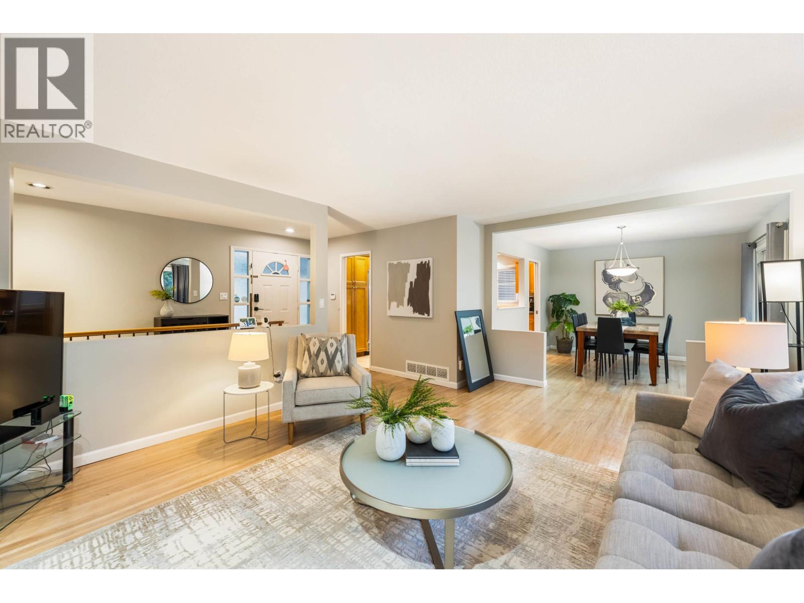 921 Baker Drive, Coquitlam, British Columbia  V3J 6X3 - Photo 4 - R3090811