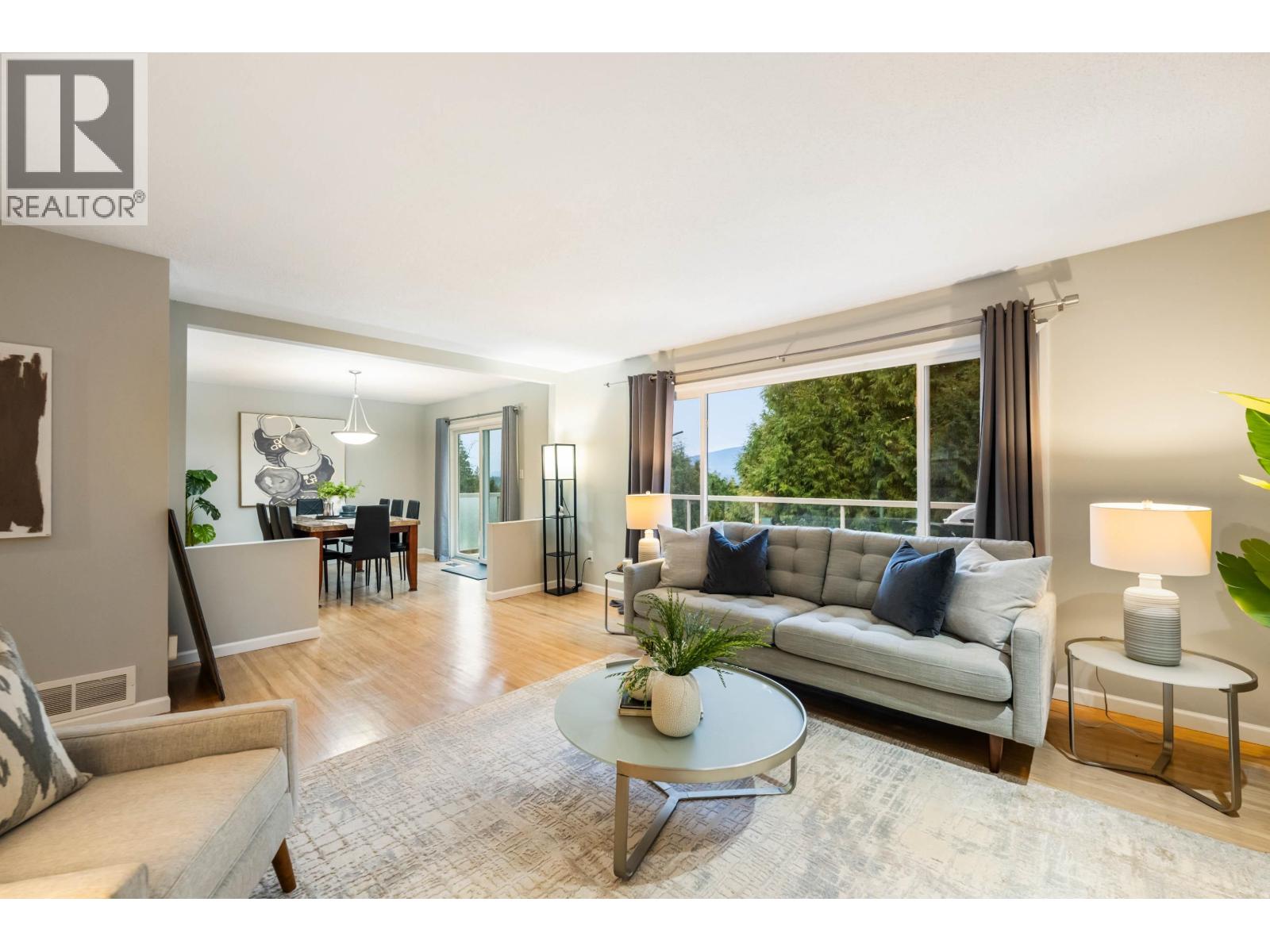 921 Baker Drive, Coquitlam, British Columbia  V3J 6X3 - Photo 2 - R3090811