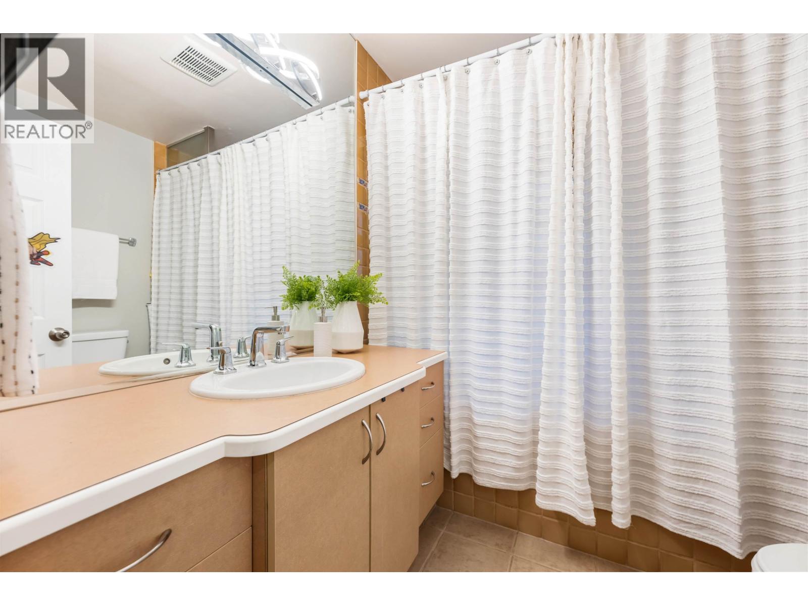 921 Baker Drive, Coquitlam, British Columbia  V3J 6X3 - Photo 14 - R3090811