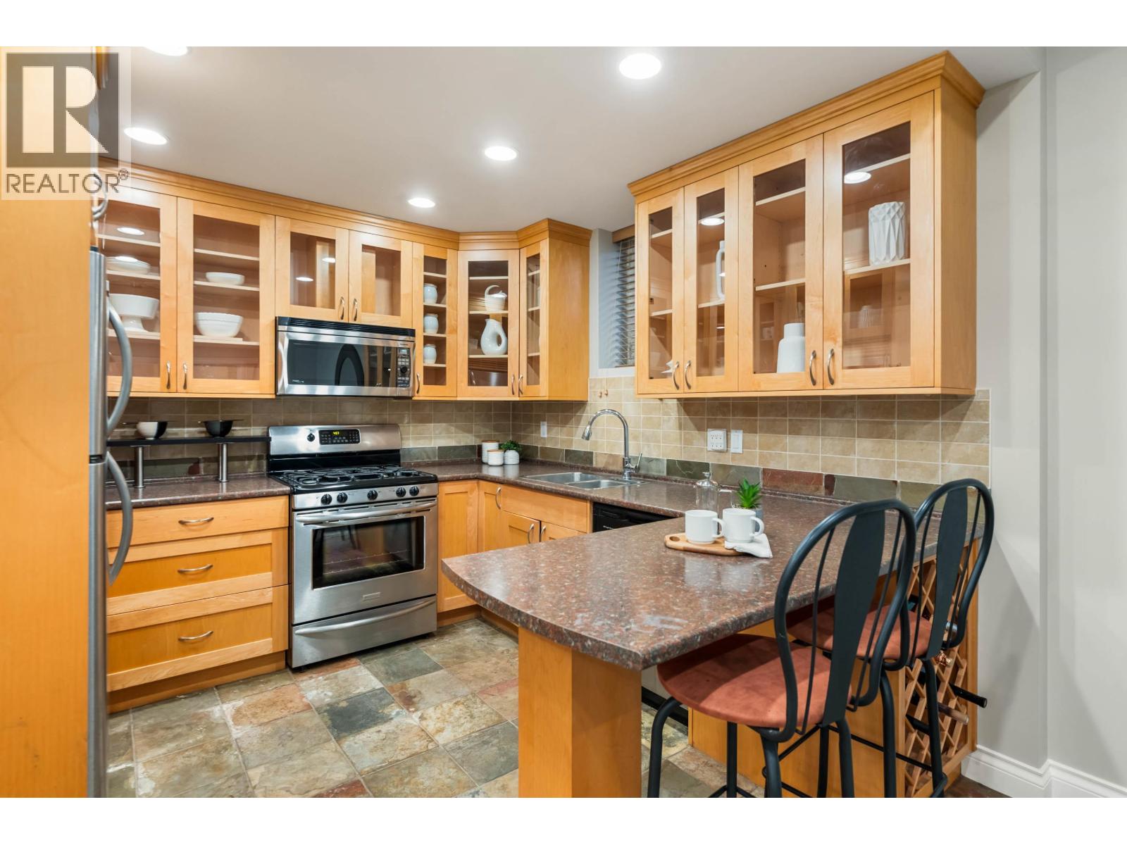 921 Baker Drive, Coquitlam, British Columbia  V3J 6X3 - Photo 24 - R3090811