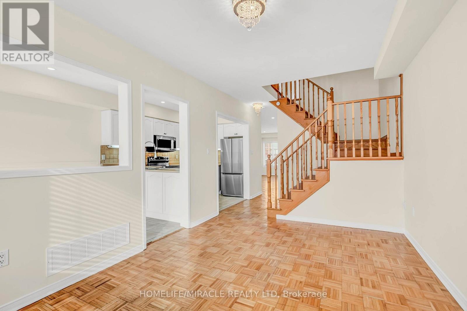 17 Pikake Court, Vaughan, Ontario  L6A 3W3 - Photo 11 - N12796008