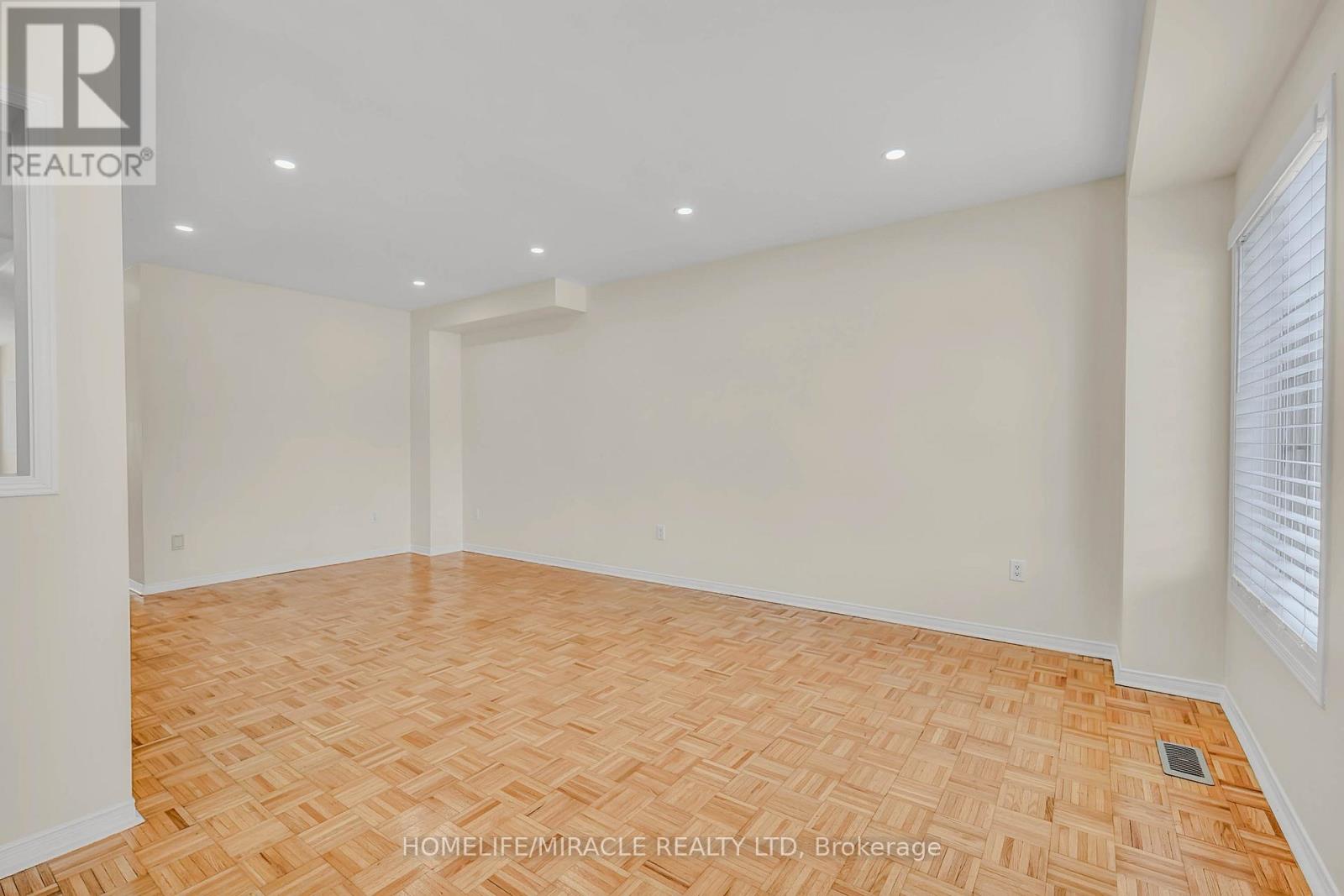 17 Pikake Court, Vaughan, Ontario  L6A 3W3 - Photo 7 - N12796008