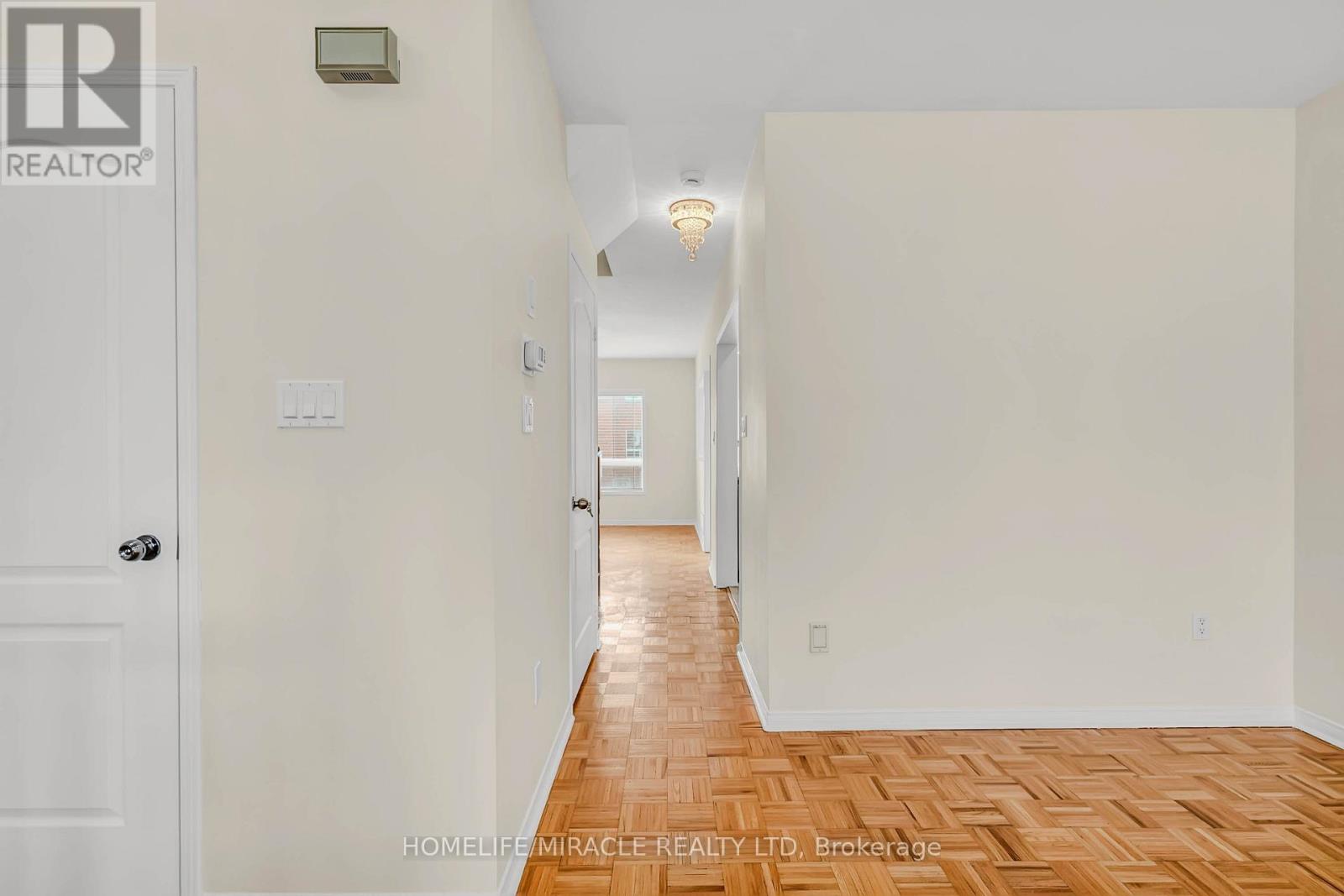 17 Pikake Court, Vaughan, Ontario  L6A 3W3 - Photo 9 - N12796008