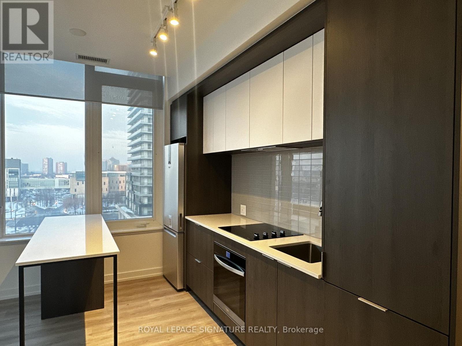 603 - 395 Square One Drive, Mississauga, Ontario  L5B 0C6 - Photo 5 - W12795100