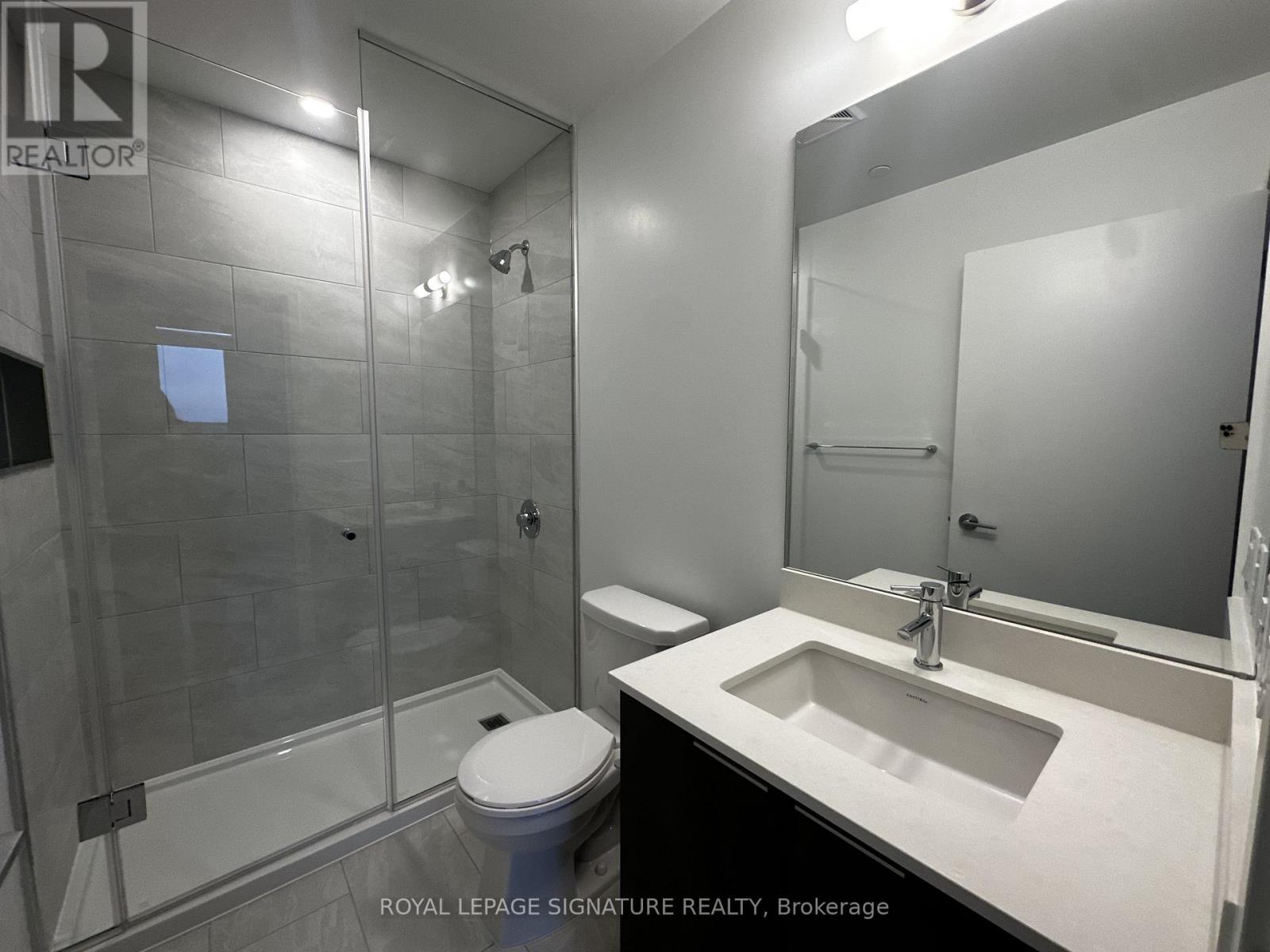 603 - 395 Square One Drive, Mississauga, Ontario  L5B 0C6 - Photo 11 - W12795100