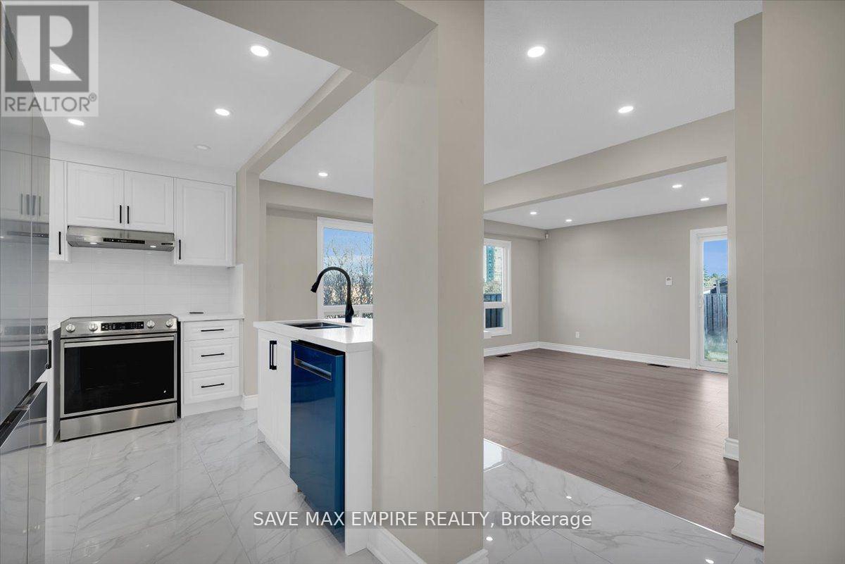 18 Hasting Square, Brampton, Ontario  L6S 2N8 - Photo 7 - W12795956