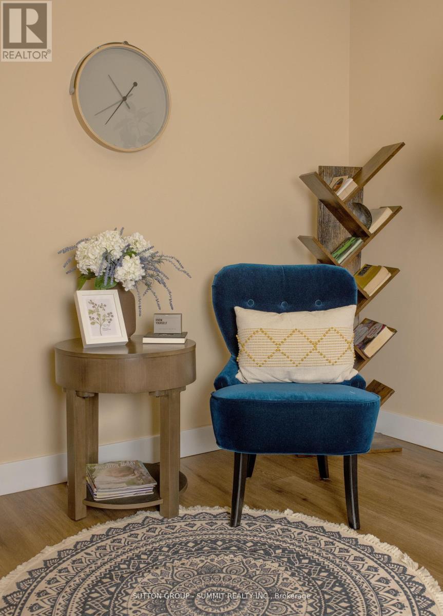 204 - 3430 South Service Road, Burlington, Ontario  L7N 3T9 - Photo 2 - W12795972