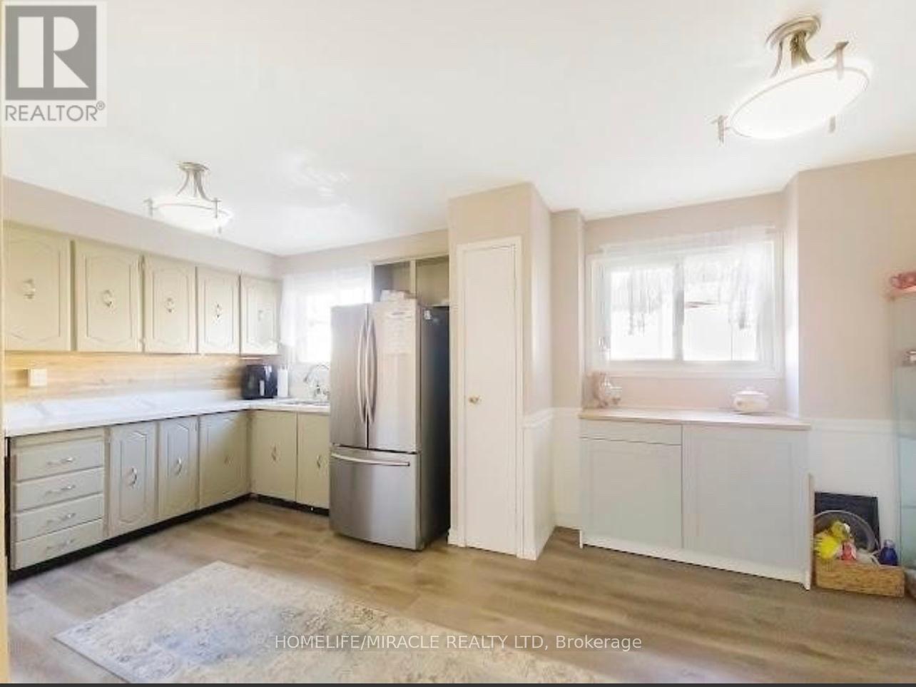 23 Mccallum Court, Brampton, Ontario  L6W 3M4 - Photo 6 - W12796002