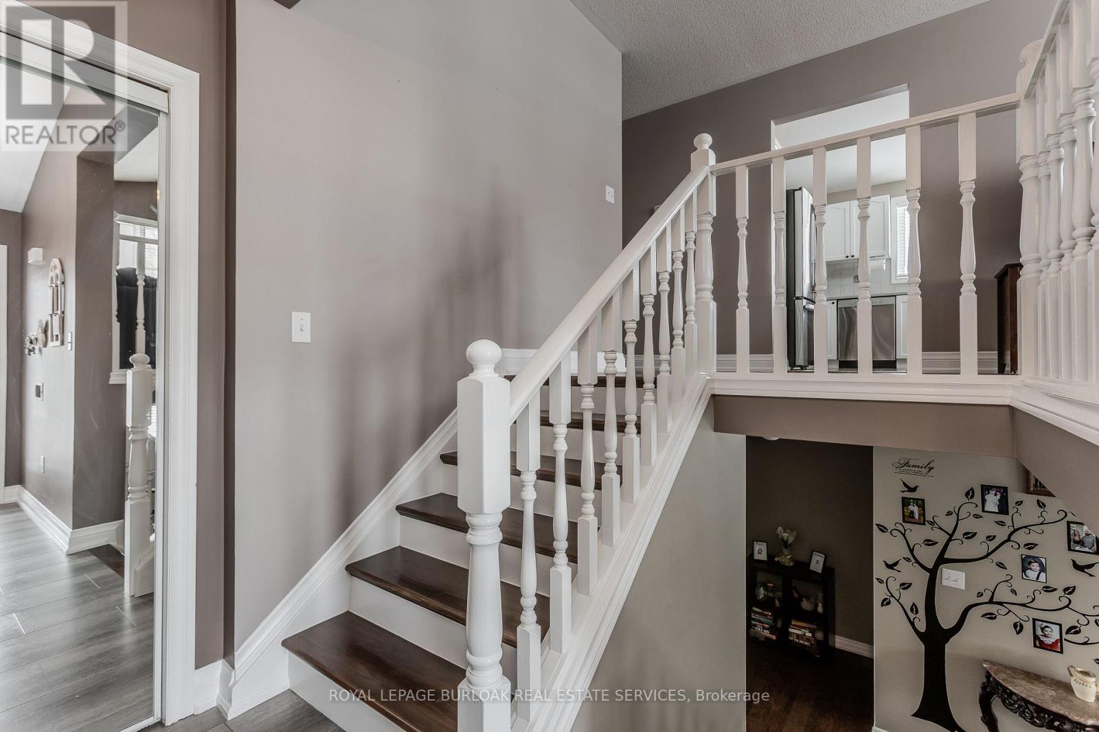 11 Robinia Lane, Brantford, Ontario  N3V 1E3 - Photo 6 - X12795992