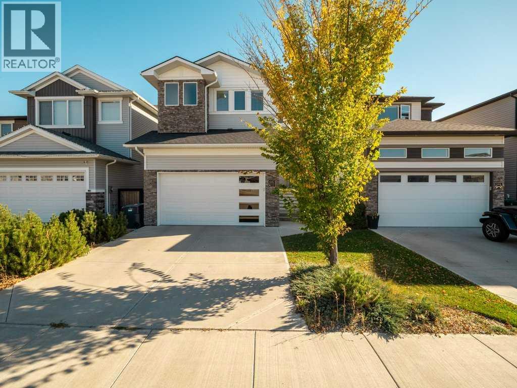 660 Aquitania Boulevard W, Lethbridge, Alberta