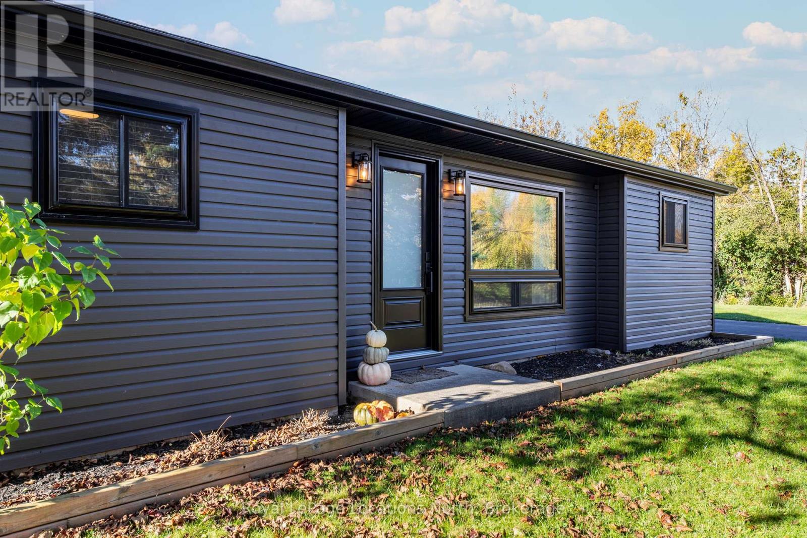 19 Dell Parr Avenue, Collingwood, Ontario  L9Y 0X2 - Photo 4 - S12796056