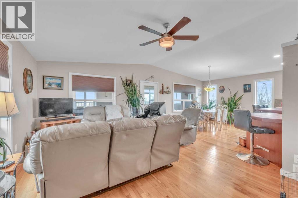 270046 Township Road 284, Rural Rocky View County, Alberta  T0M 0G0 - Photo 11 - A2280316