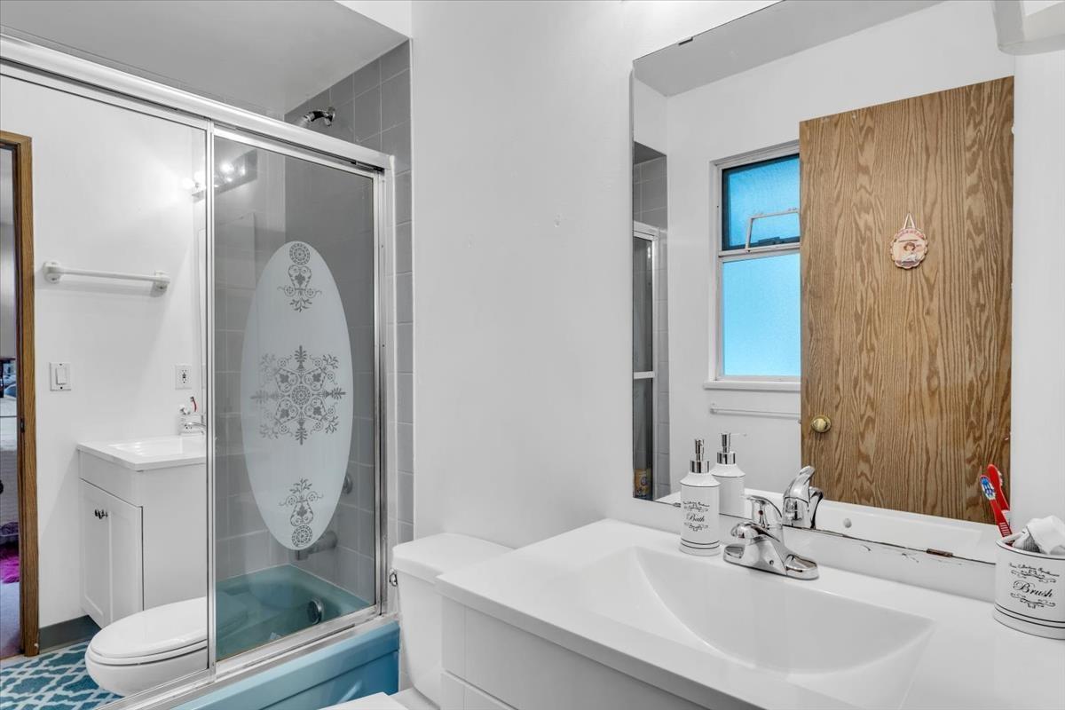 16059 93 Avenue, Surrey, British Columbia  V4N 3E3 - Photo 13 - R3089029