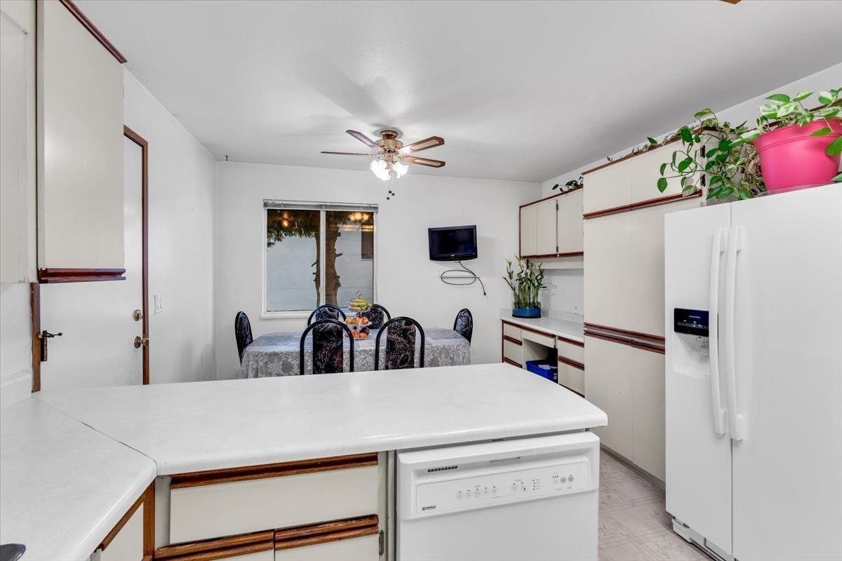 16059 93 Avenue, Surrey, British Columbia  V4N 3E3 - Photo 10 - R3089029