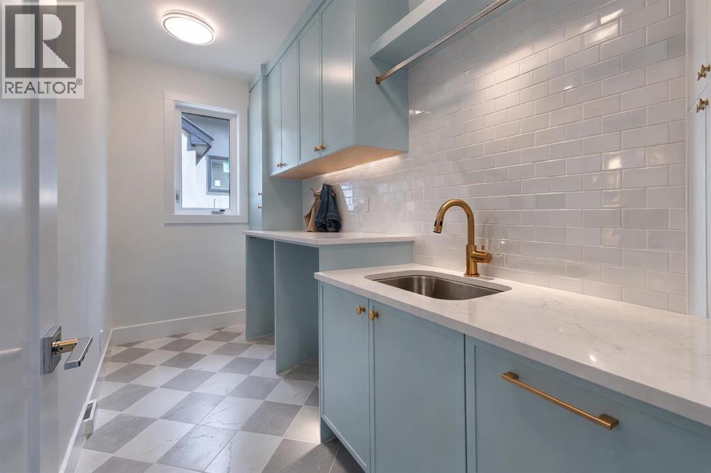 2207 Victoria Crescent Nw, Calgary, Alberta  T2M 4E4 - Photo 16 - A2286853