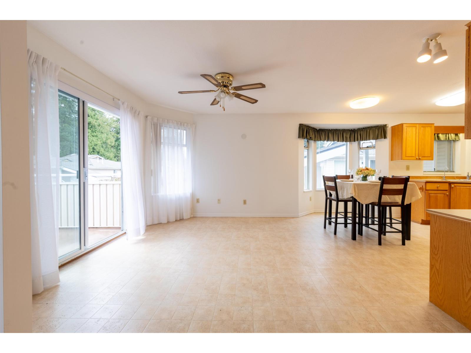 205 10584 153 Street, Surrey, British Columbia  V3R 9V1 - Photo 13 - R3089704