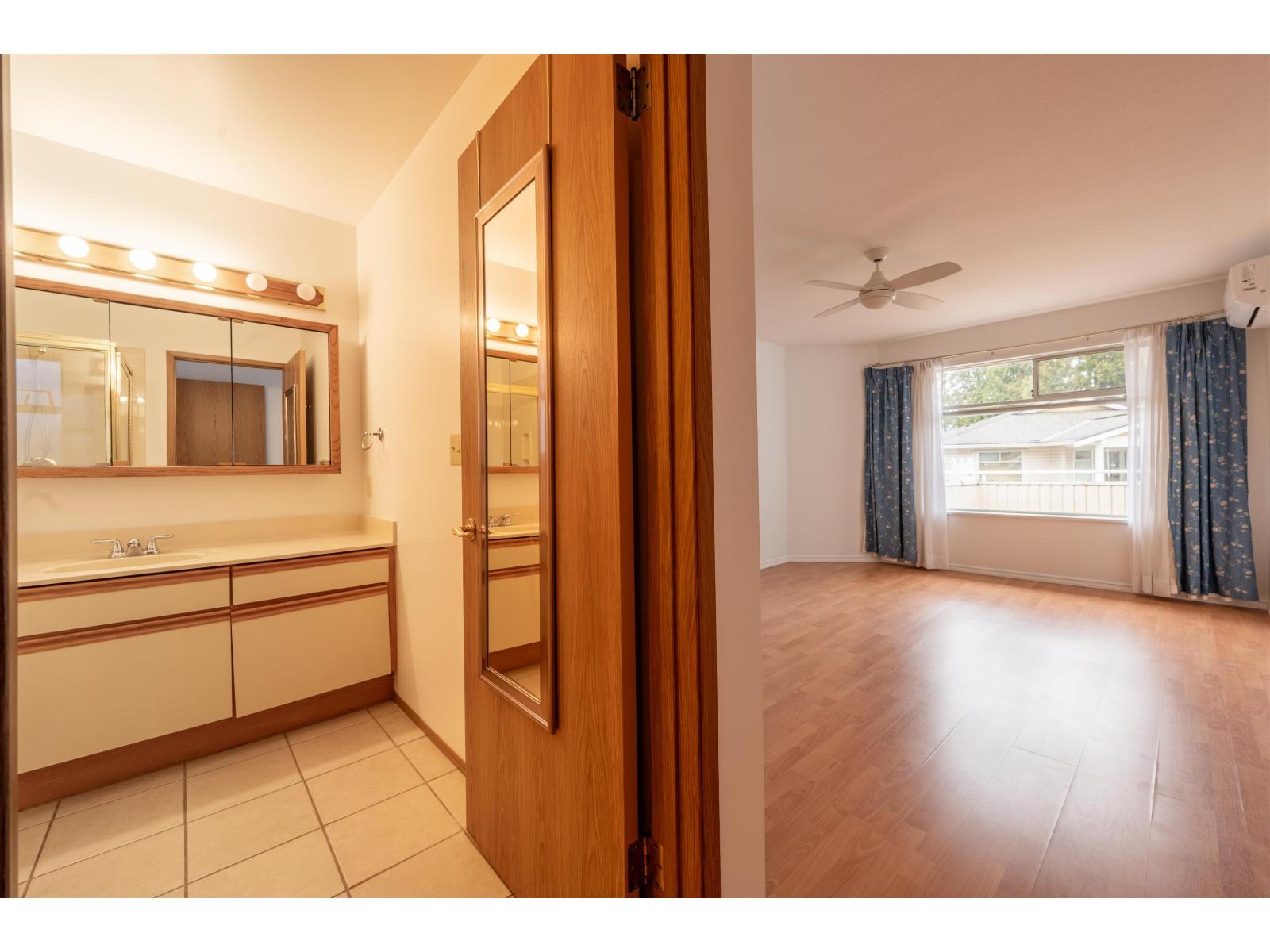 205 10584 153 Street, Surrey, British Columbia  V3R 9V1 - Photo 17 - R3089704