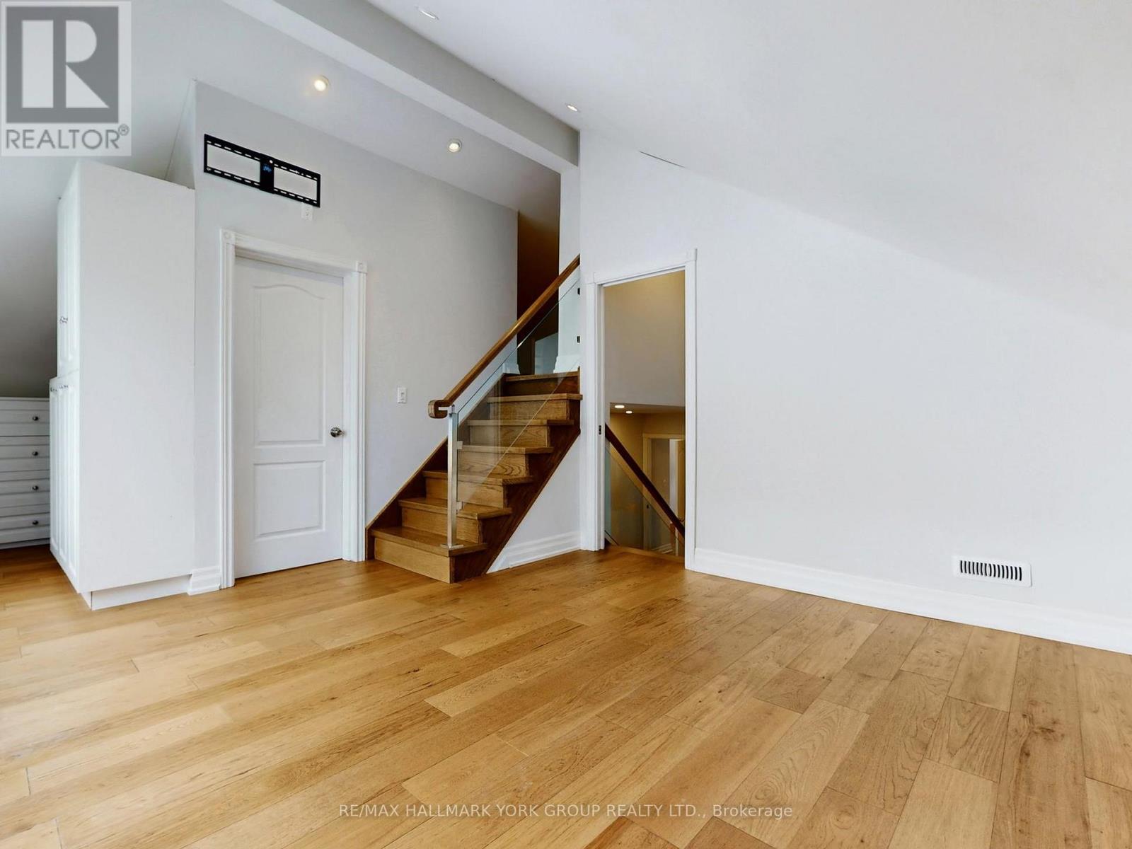 21 Willowbank Avenue, Richmond Hill, Ontario  L4E 3B4 - Photo 24 - N12786862