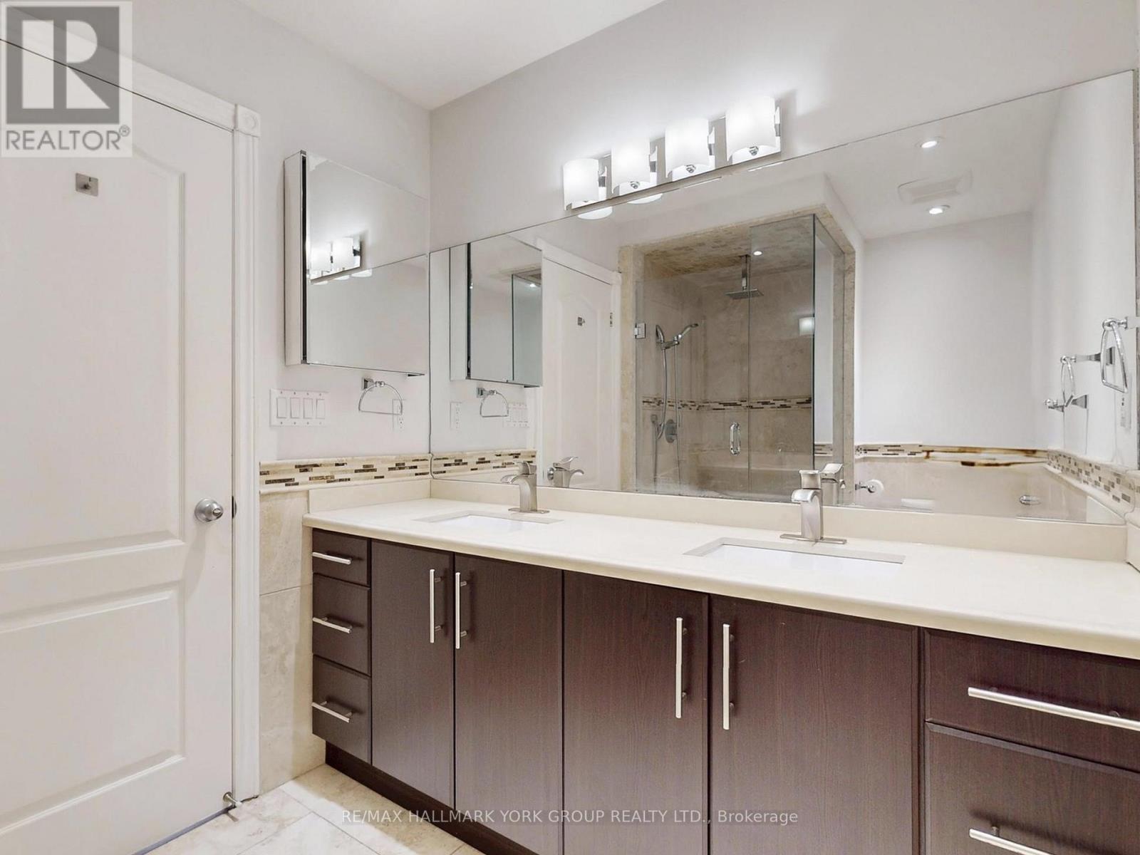 21 Willowbank Avenue, Richmond Hill, Ontario  L4E 3B4 - Photo 21 - N12786862