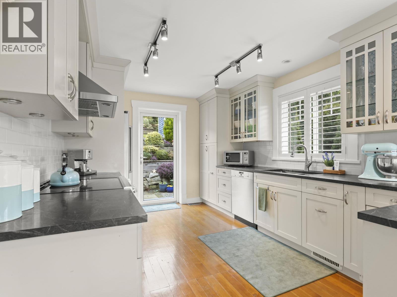 6252 Wellington Avenue, West Vancouver, British Columbia  V7W 2H4 - Photo 16 - R3090880