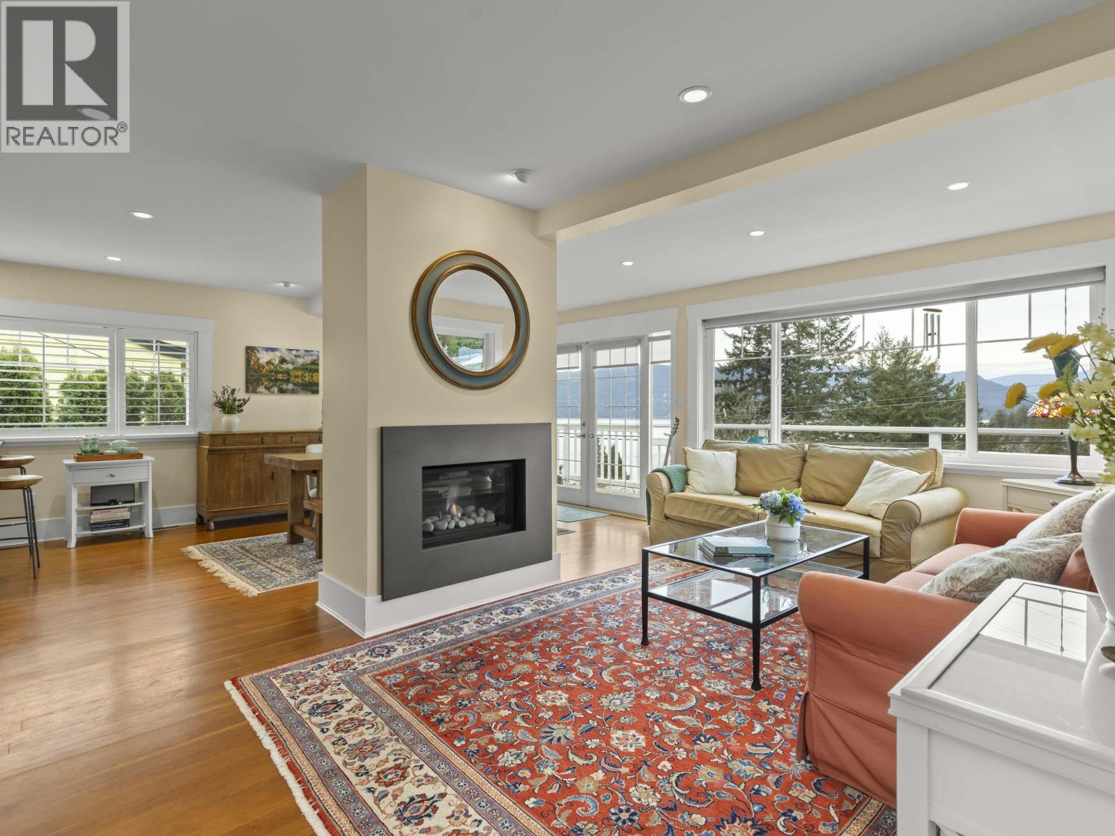 6252 Wellington Avenue, West Vancouver, British Columbia  V7W 2H4 - Photo 3 - R3090880