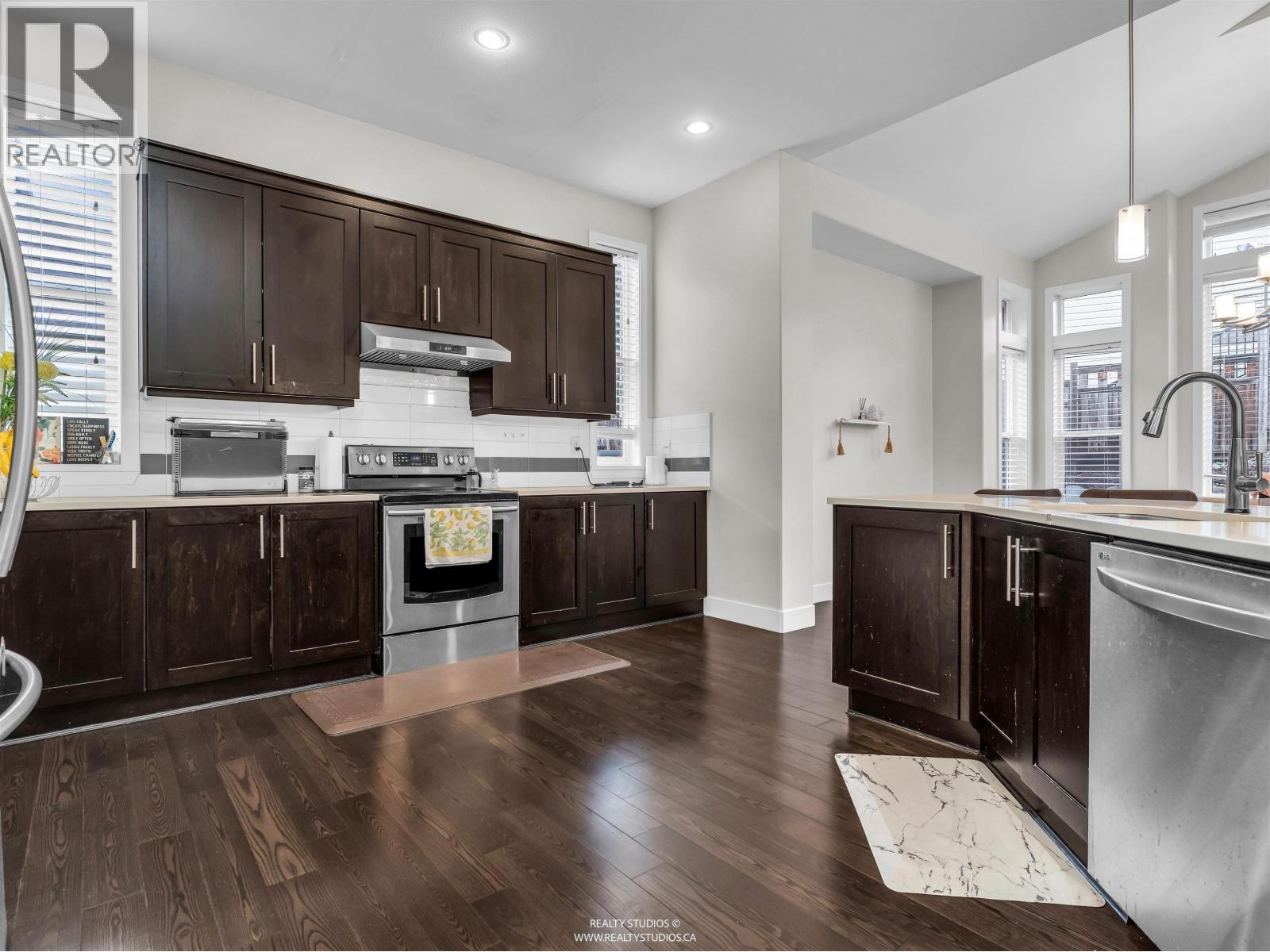 3469 Stephens Court, Coquitlam, British Columbia  V3E 0H8 - Photo 8 - R3090821